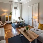 Apartment No.8: Lovely & Cosy 3-room Heart Of The