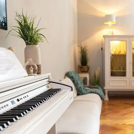 아파트 No.8: Lovely & Cosy 3-room Heart Of The 티미쇼아라