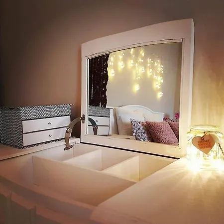 No.8: Lovely & Cosy 3-room Heart Of The *