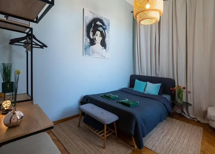 No.8: Lovely & Cosy 3-room Heart Of The *