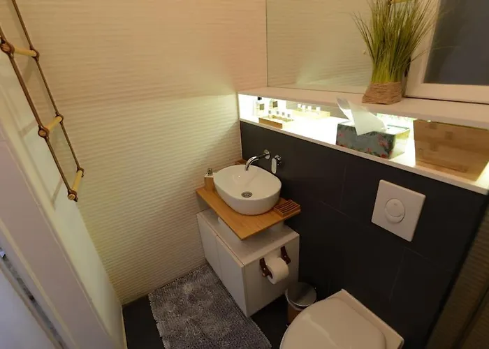 Apartment No.8: Lovely & Cosy 3-room Heart Of The