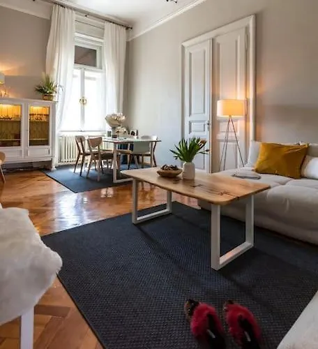 Apartment No.8: Lovely & Cosy 3-room Heart Of The *