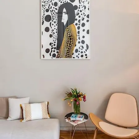 No.8: Lovely & Cosy 3-room Heart Of The